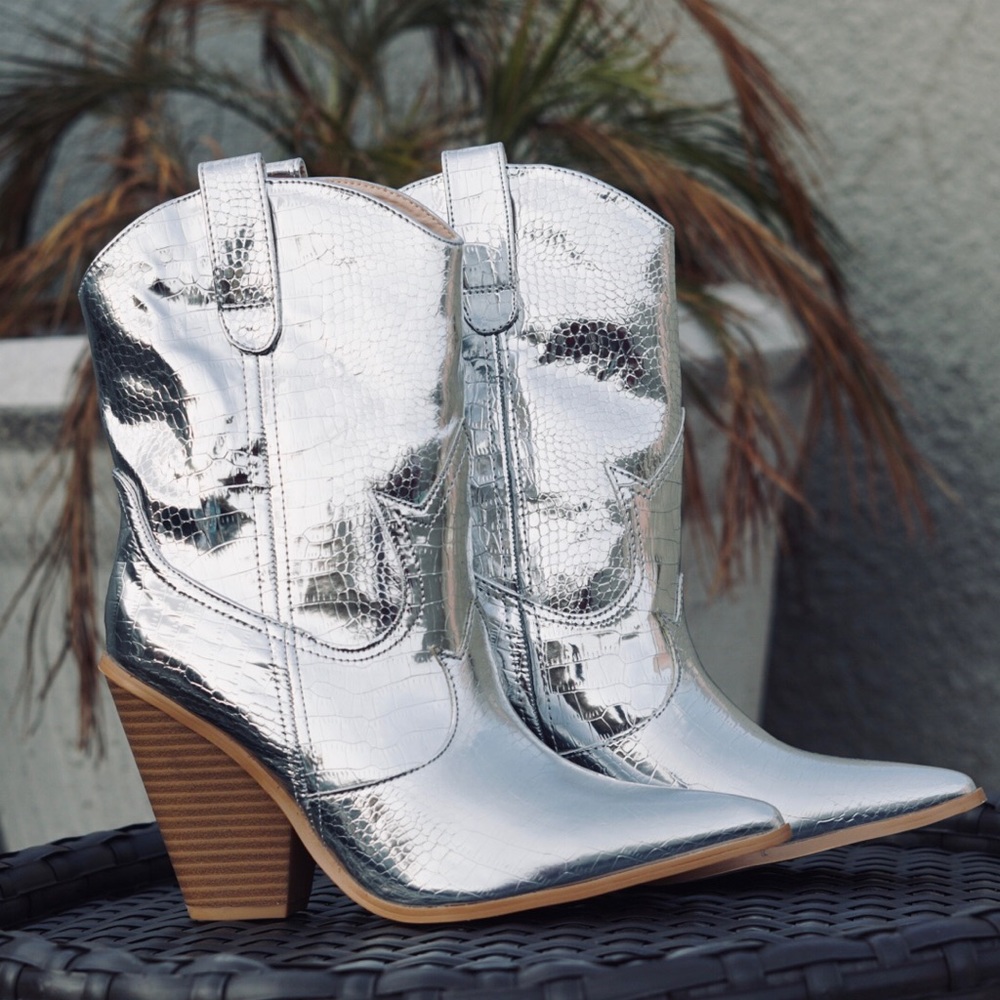 Silver Snake Country Boho Western Cowboy Boots - Picture 2 of 8